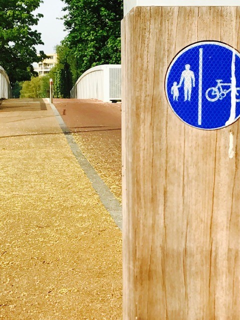 Shared pedestrian and cycle path with bridge
